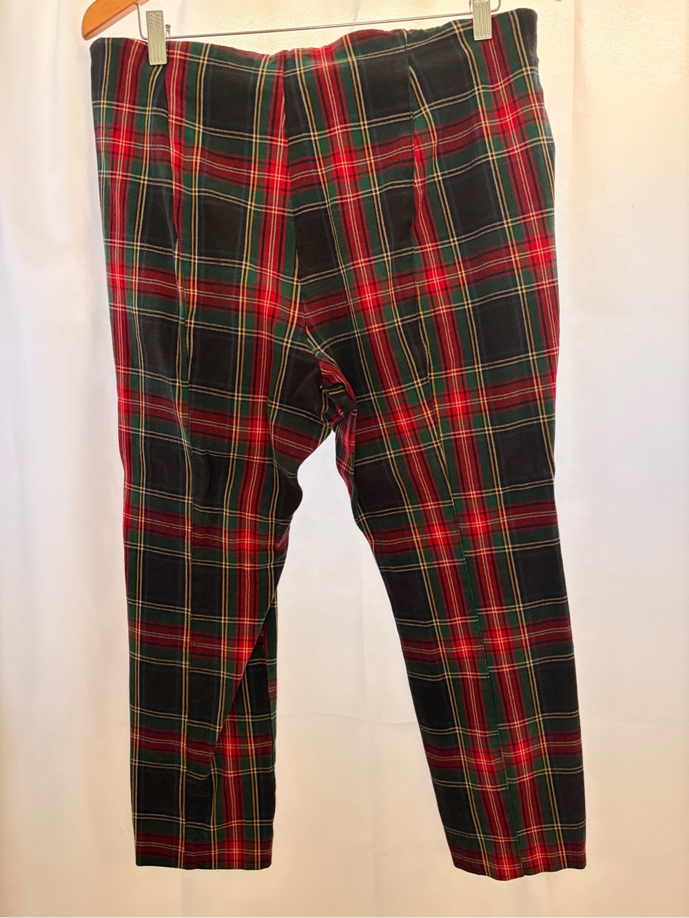 Old Navy Women’s Red and Green Plaid Tartan Pants Extra High Rise Pixie